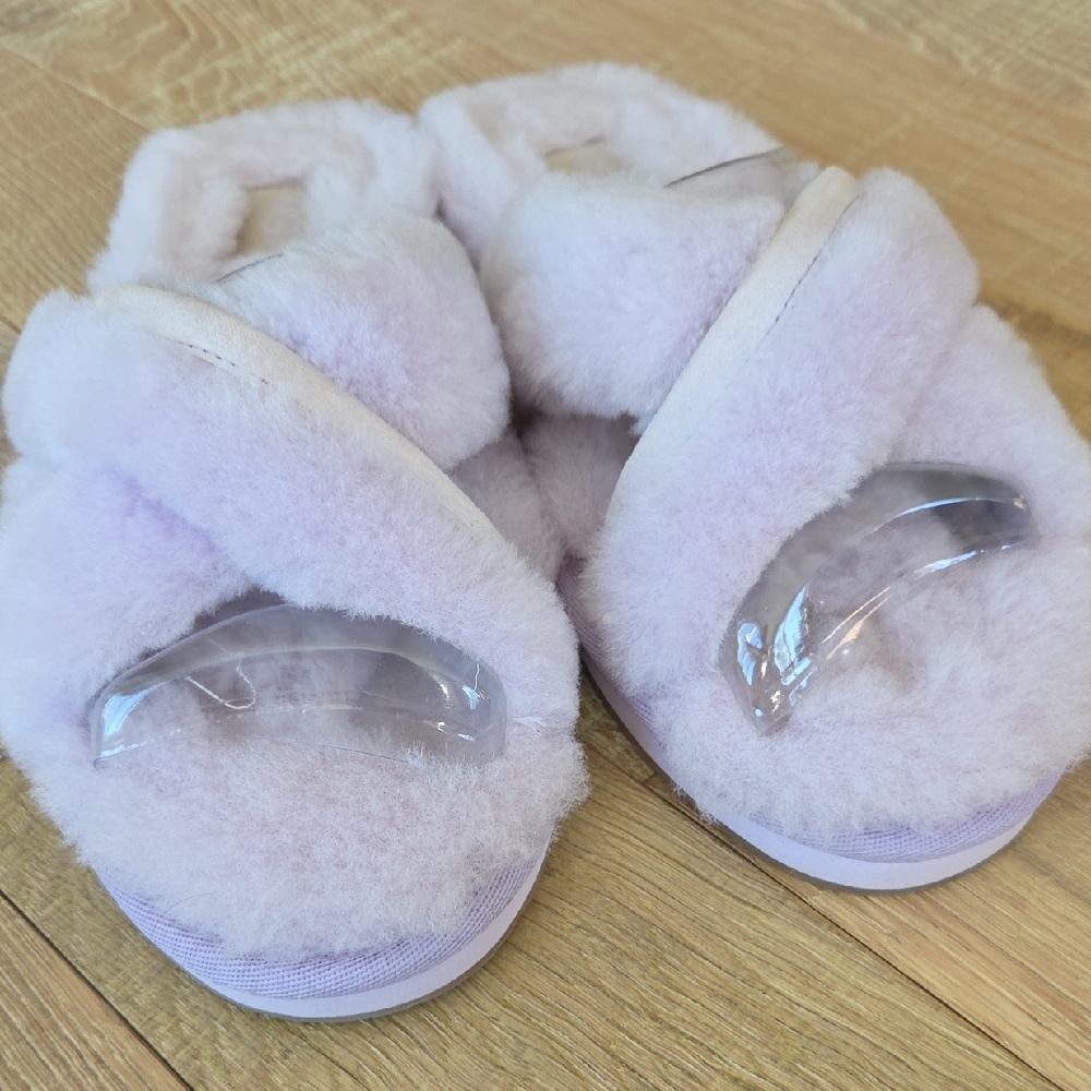 UGG ABELA size 7